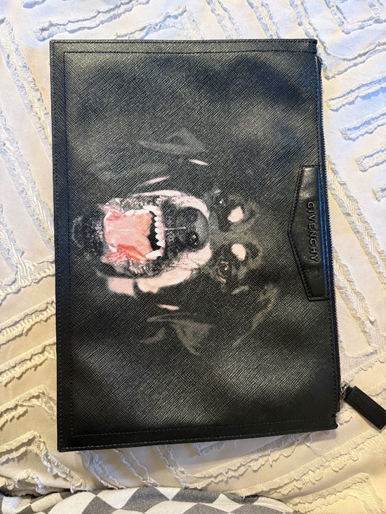 Givenchy Handbags - Givenchy Rottweiler clutch